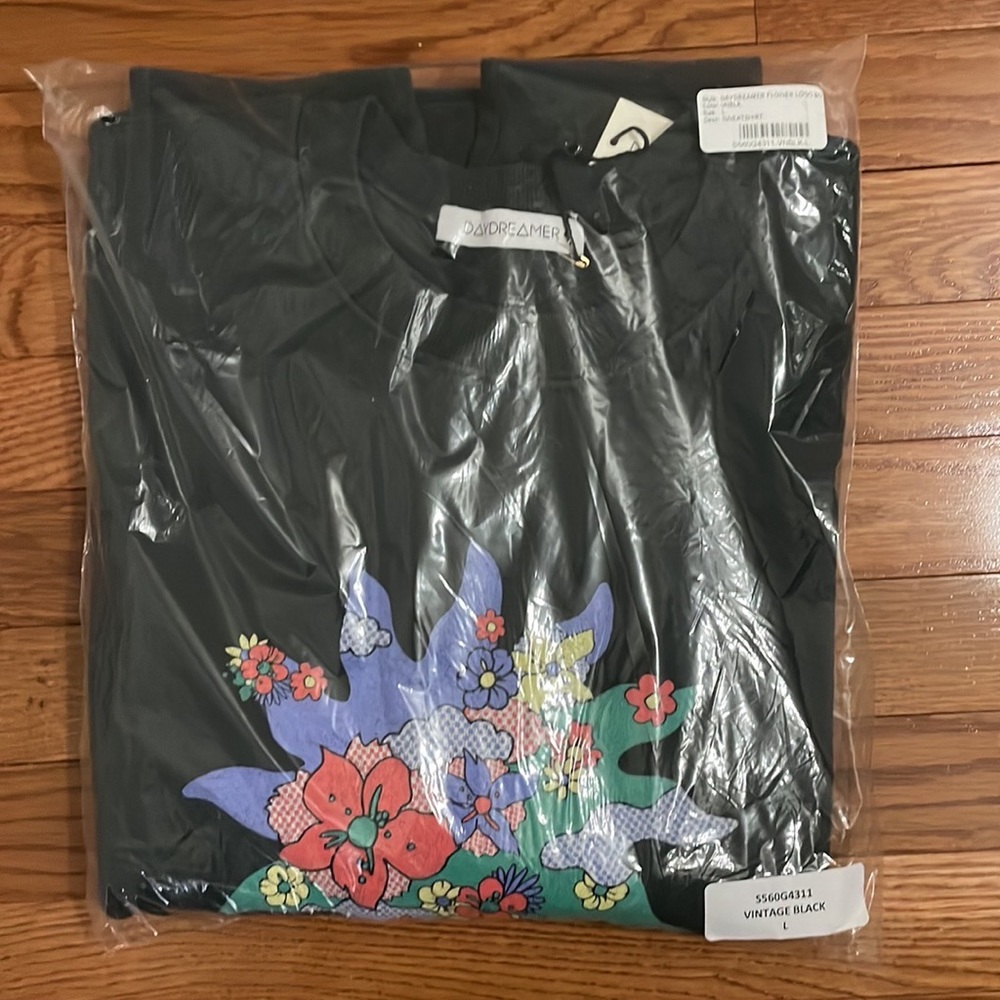 NEW Daydreamer Flower Logo Boyfriend Crew Neck Sweatshirt Vintage Black - Picture 4 of 7